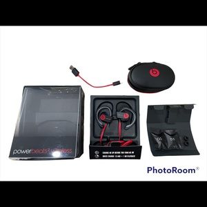 Like New Power Beats 2 Wireless headphones